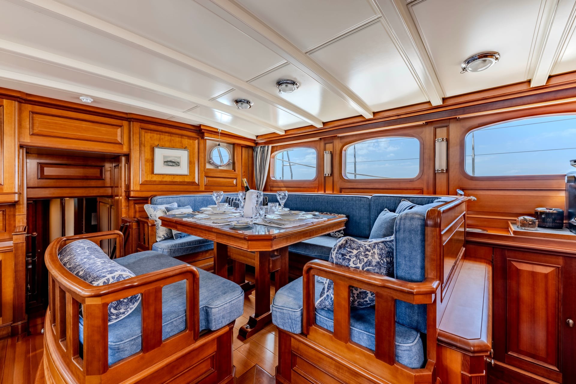 15-Royal Huisman FOFTEIN